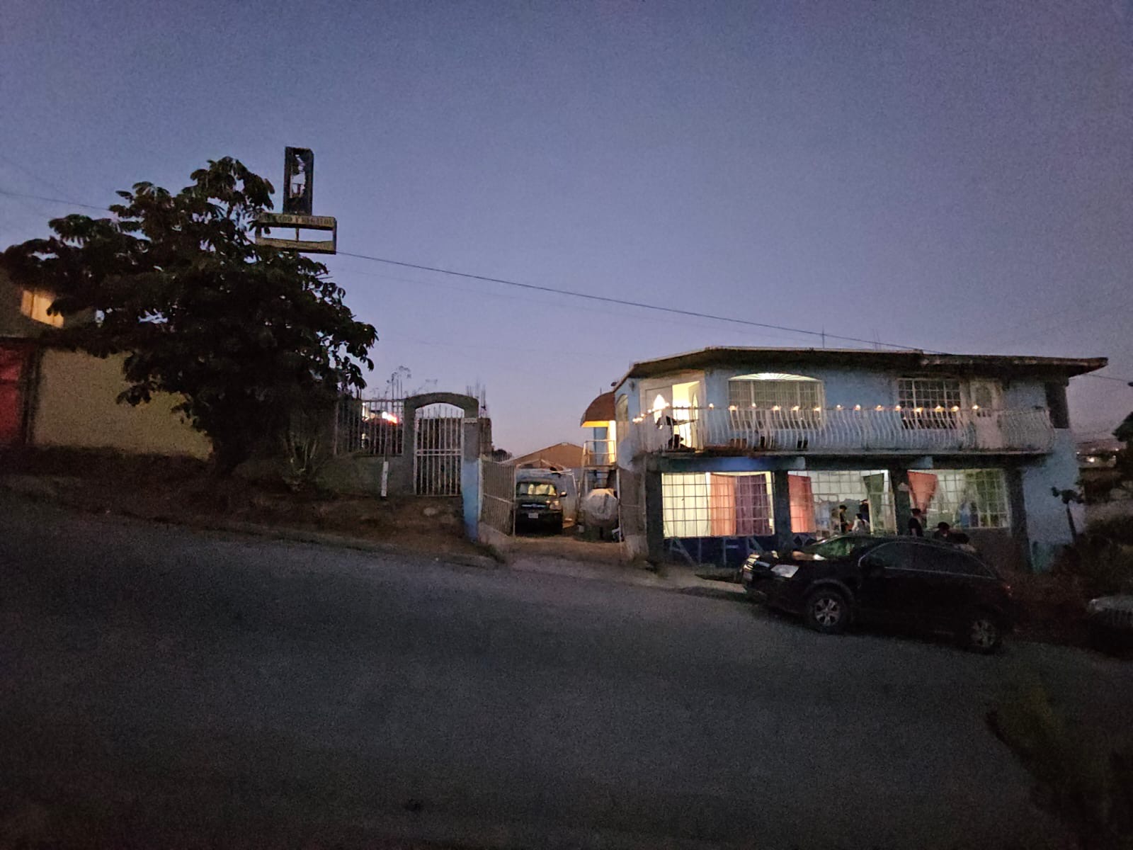 Three-bedroom house with ground-floor commercial space, Indeco Lomitas, Ensenada